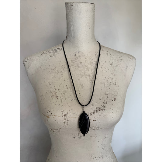 Agate Oval Pendant Necklace No.1