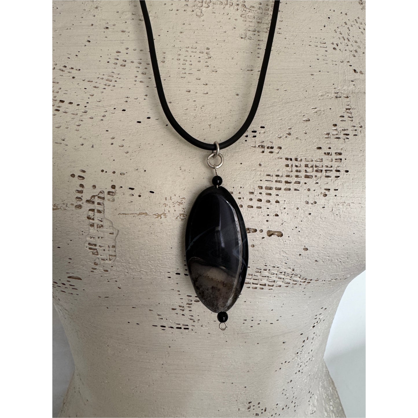 Agate Oval Pendant Necklace No.2