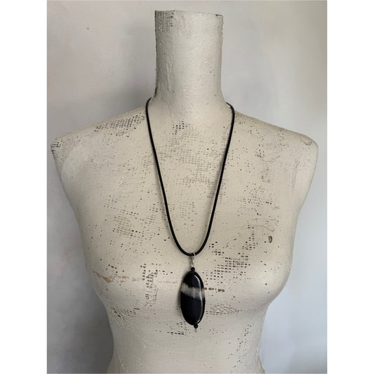 Agate Oval Pendant Necklace No.3