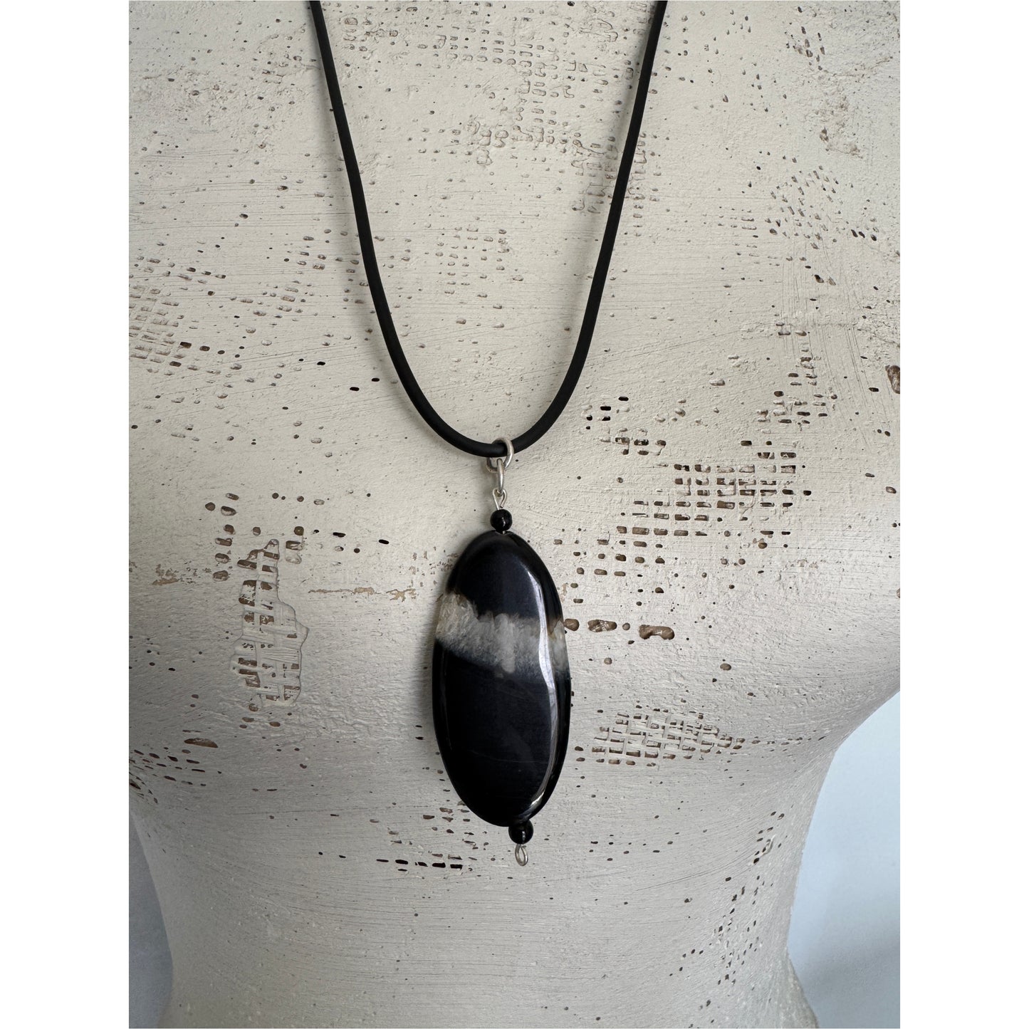 Agate Oval Pendant Necklace No.3