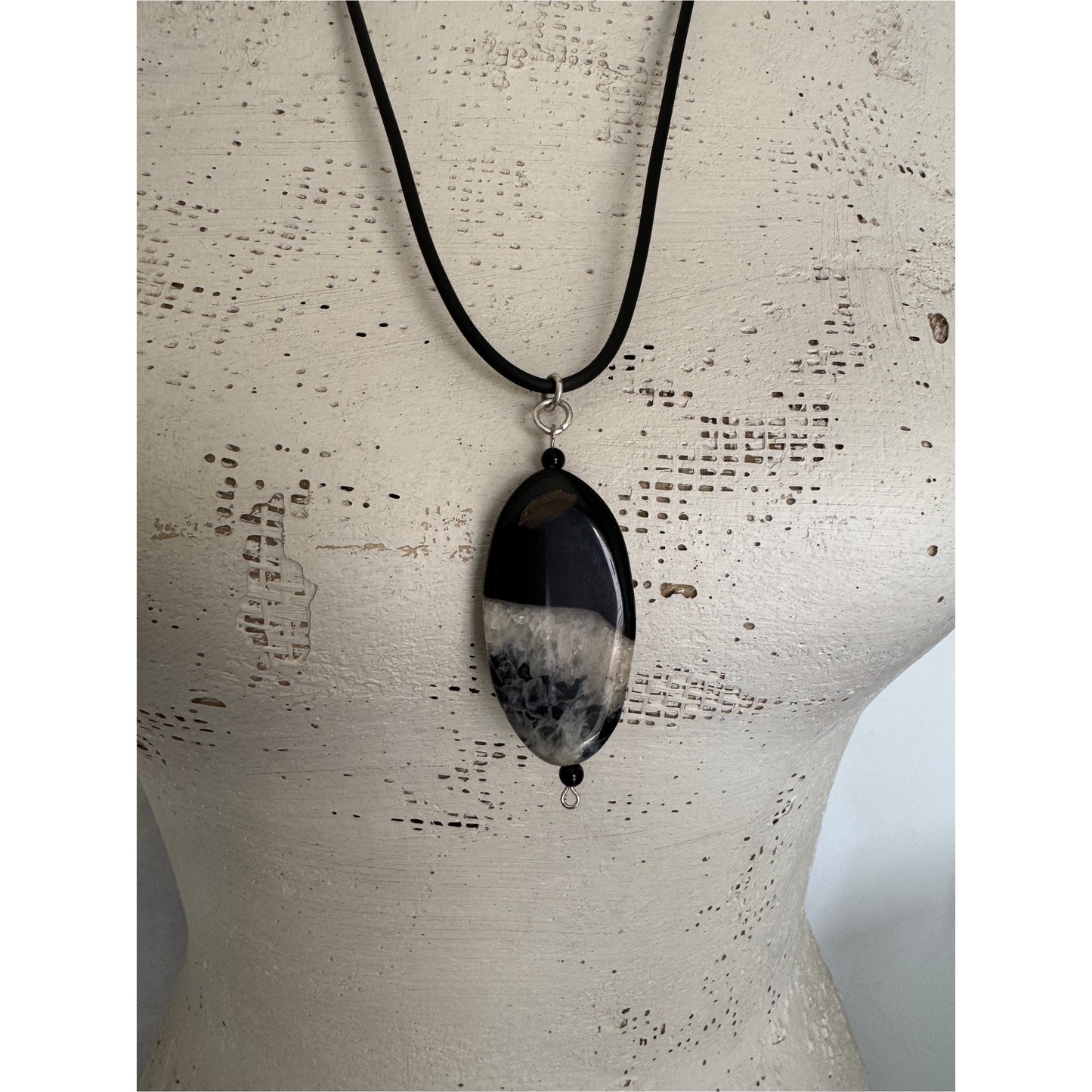 Agate Oval Pendant Necklace No.5